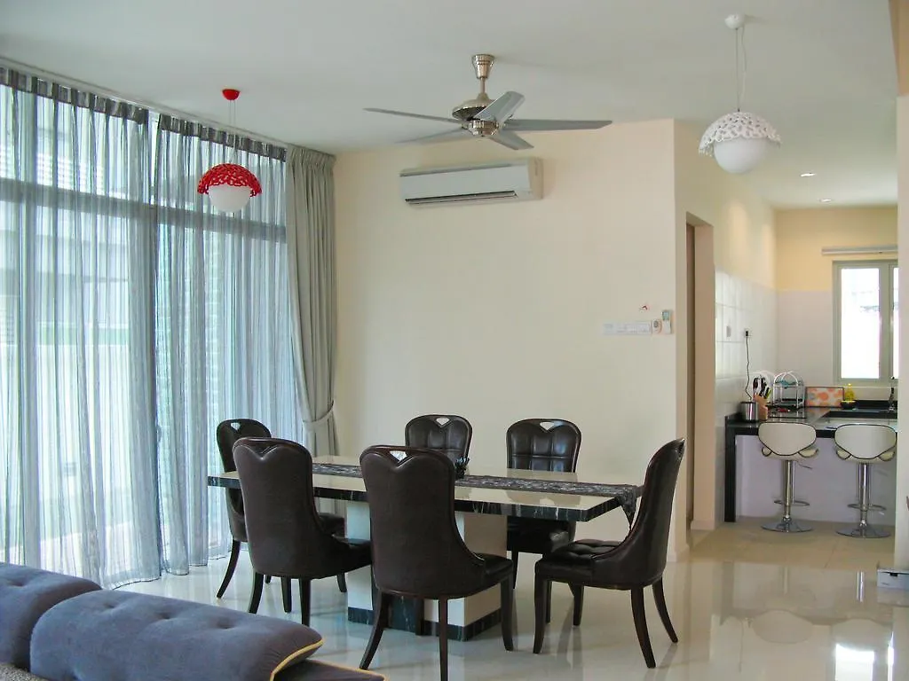 Tropika Ferringhi Villa Batu Ferringhi